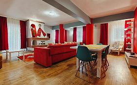 Balcesti Design Apartments - Walk To Old Town - Pumo Properties
